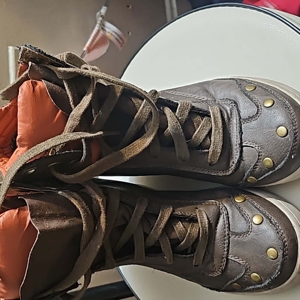 Boots - Picture 6 of 8